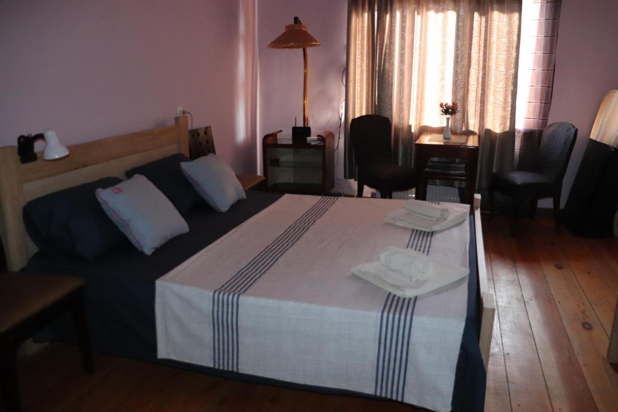 Picnic Hostel Kutaisi Zewnętrze zdjęcie