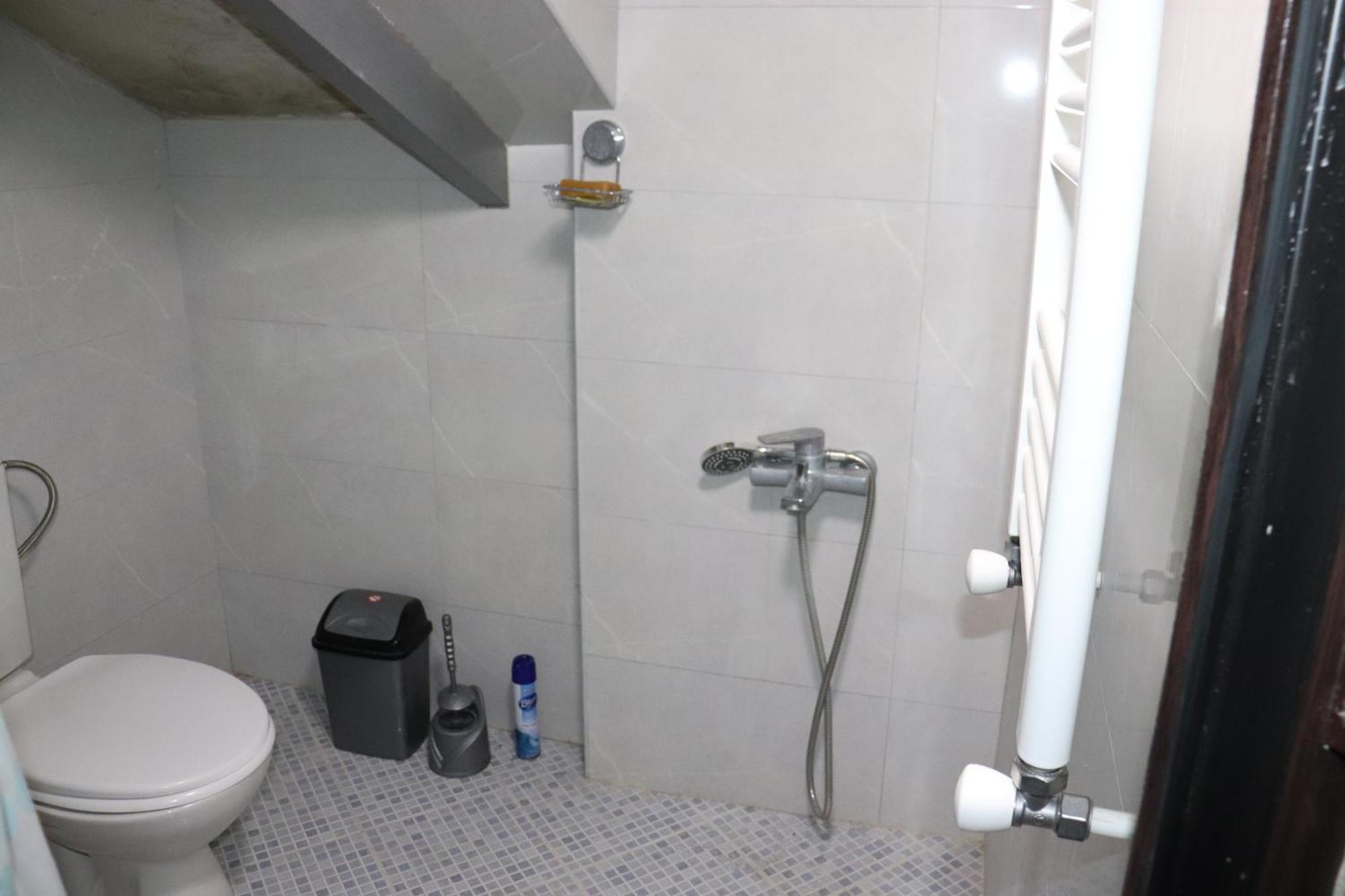 Picnic Hostel Kutaisi Zewnętrze zdjęcie