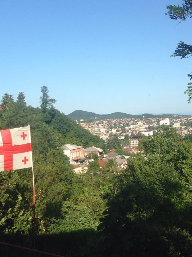 Picnic Hostel Kutaisi Zewnętrze zdjęcie