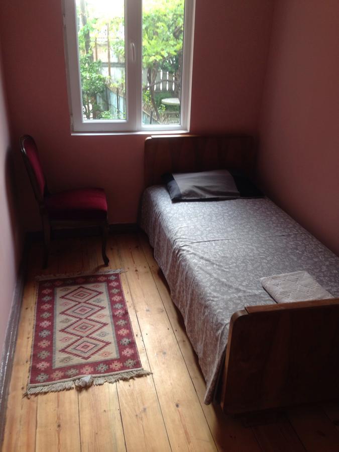 Picnic Hostel Kutaisi Zewnętrze zdjęcie