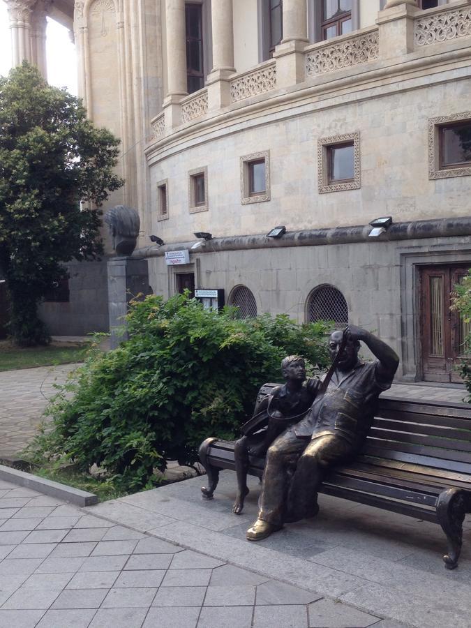 Picnic Hostel Kutaisi Zewnętrze zdjęcie